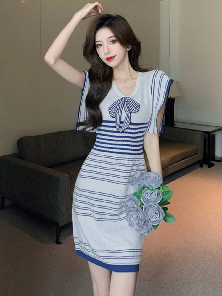 Fashion Korean Elegant Women Dress Sweet Girly Casual Striped V-Neck Sleeveless Bodycon Slim Mini Stretchy Femme Mujer Vestidos
Fashion Korean Elegant Women Dress Sweet Girly Casual Striped V-Neck Sleeveless Bodycon Slim Mini Stretchy Femme Mujer Vestidos