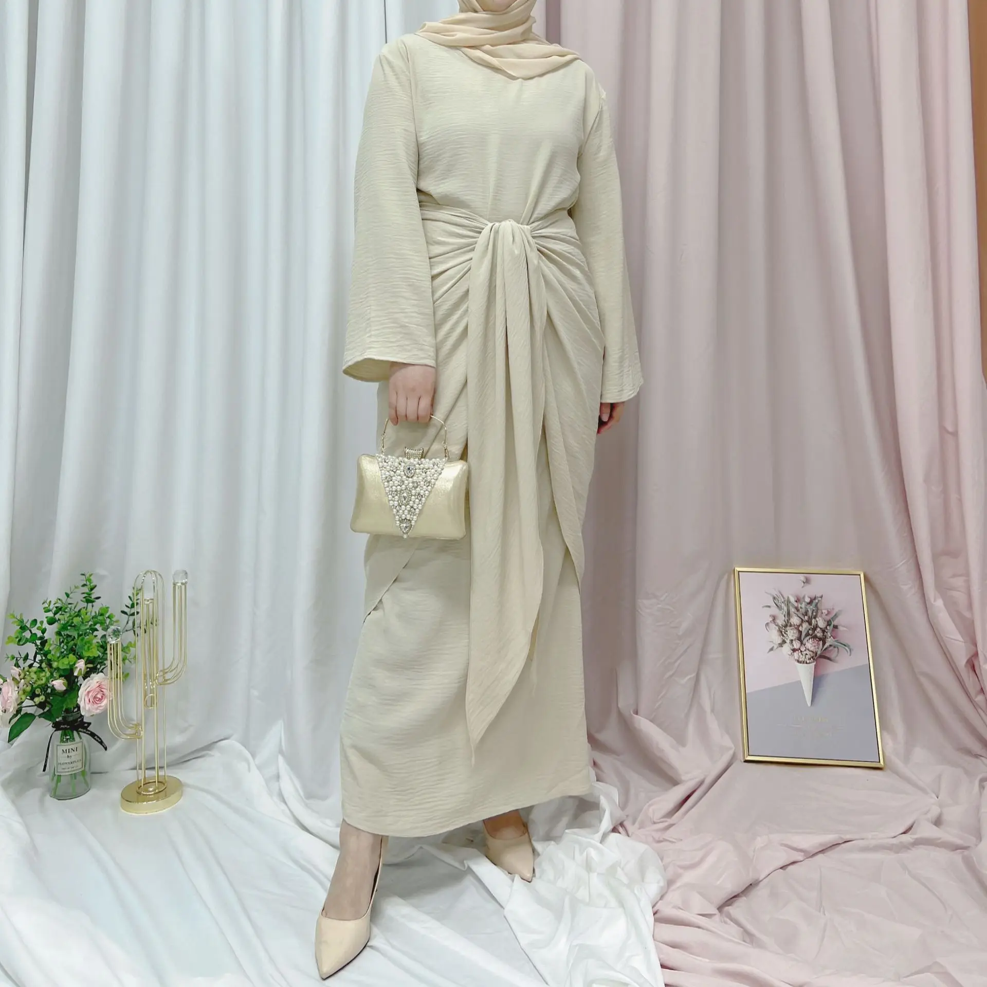 2022 Soft Waist Long Dresses for Muslim Women Dubai Satin Encryption Ice Silk Abaya Dress Turkish Kaftan Lr494
2022 Soft Waist Long Dresses for Muslim Women Dubai Satin Encryption Ice Silk Abaya Dress Turkish Kaftan Lr494