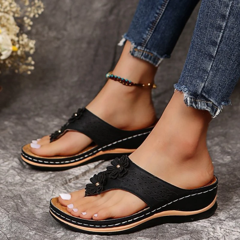 New Women's Slippers Fashion Flower Solid Color Wedge Flip-Flops Outdoor Platform Non-slip Beach Sandals Sandalias Ortopedidica
New Women's Slippers Fashion Flower Solid Color Wedge Flip-Flops Outdoor Platform Non-slip Beach Sandals Sandalias Ortopedidica