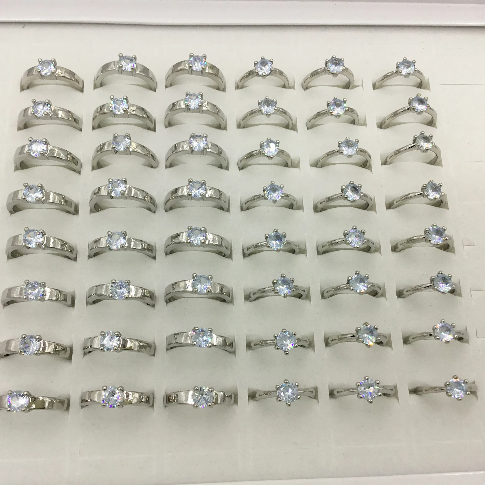 Wholesale 20/50Pcs/Lot Zircon Heart Matching Couple Ring Romantic Adjustable Finger Accessories Valentine's Day Wedding Jewelry
Wholesale 20/50Pcs/Lot Zircon Heart Matching Couple Ring Romantic Adjustable Finger Accessories Valentine's Day Wedding Jewelry