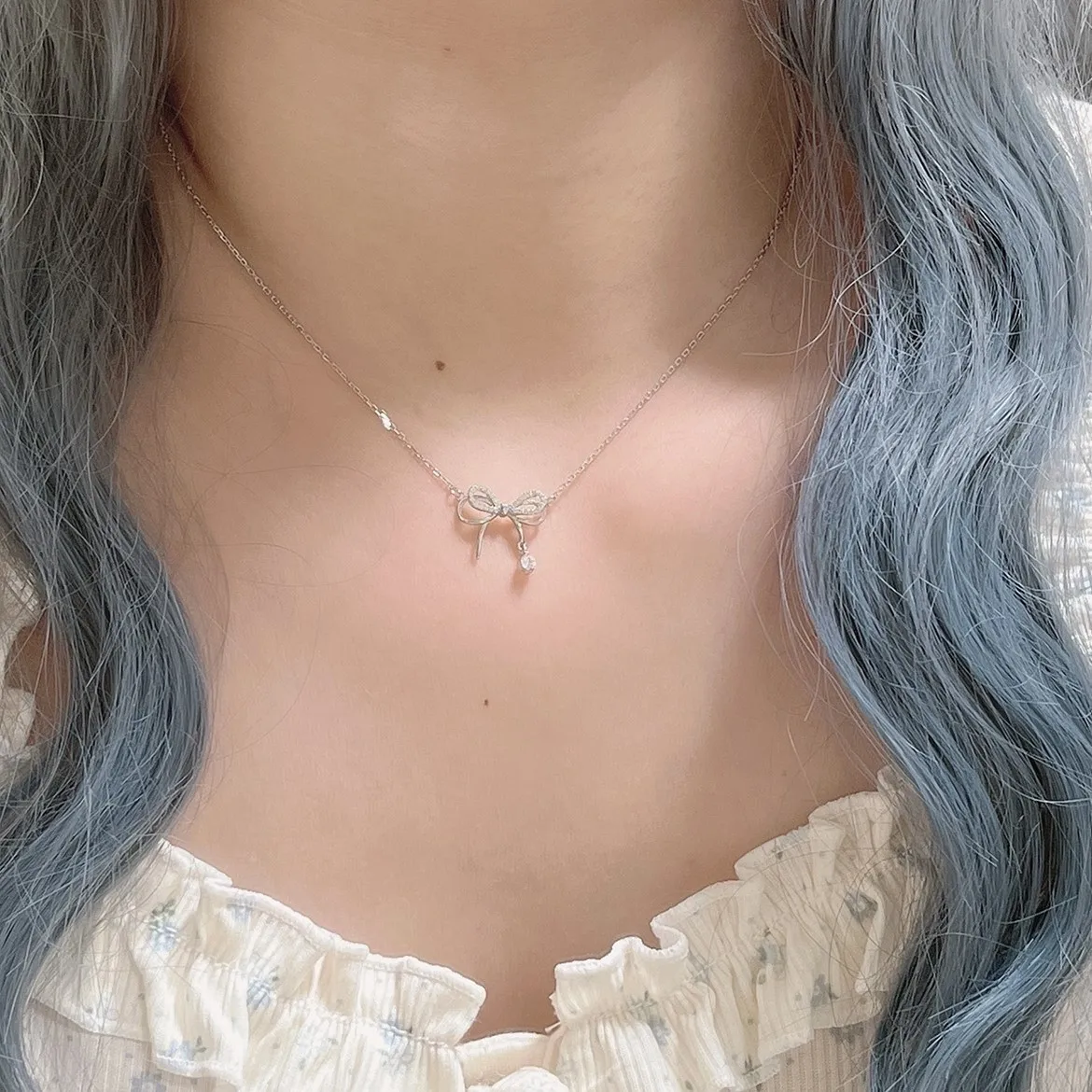 Shiny Bow Necklace for Women Simple Diamond Clavicle Chain Fashion Versatile Necklace Daily Gift Friendship Fascination Jewelry
Shiny Bow Necklace for Women Simple Diamond Clavicle Chain Fashion Versatile Necklace Daily Gift Friendship Fascination Jewelry