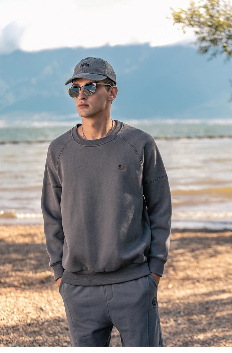 1393 2022 autumn new plus velvet boys trend simple embroidery round neck Sweatshirts
1393 2022 autumn new plus velvet boys trend simple embroidery round neck Sweatshirts