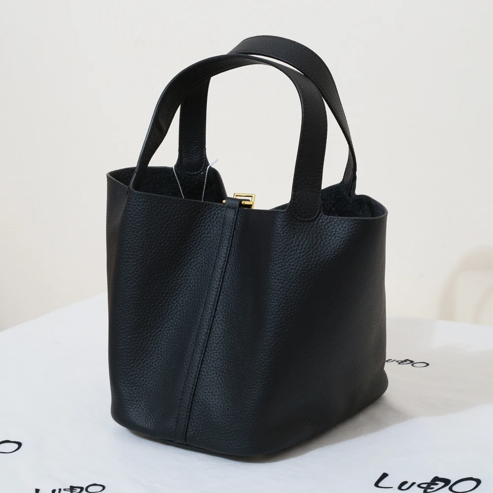 Hot sale Genuine Leather Women Handbags fashion Cow Leather Tote Bag high quality Soft Leather large Bucket Bag ladies bag
Hot sale Genuine Leather Women Handbags fashion Cow Leather Tote Bag high quality Soft Leather large Bucket Bag ladies bag