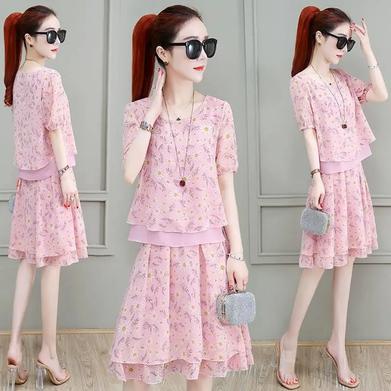 Fashion Dress Suit Female 2022 Summer Korean High Waist Floral Print Pleated Skirt Chiffon Two-piece Skirts Suit E79
Fashion Dress Suit Female 2022 Summer Korean High Waist Floral Print Pleated Skirt Chiffon Two-piece Skirts Suit E79