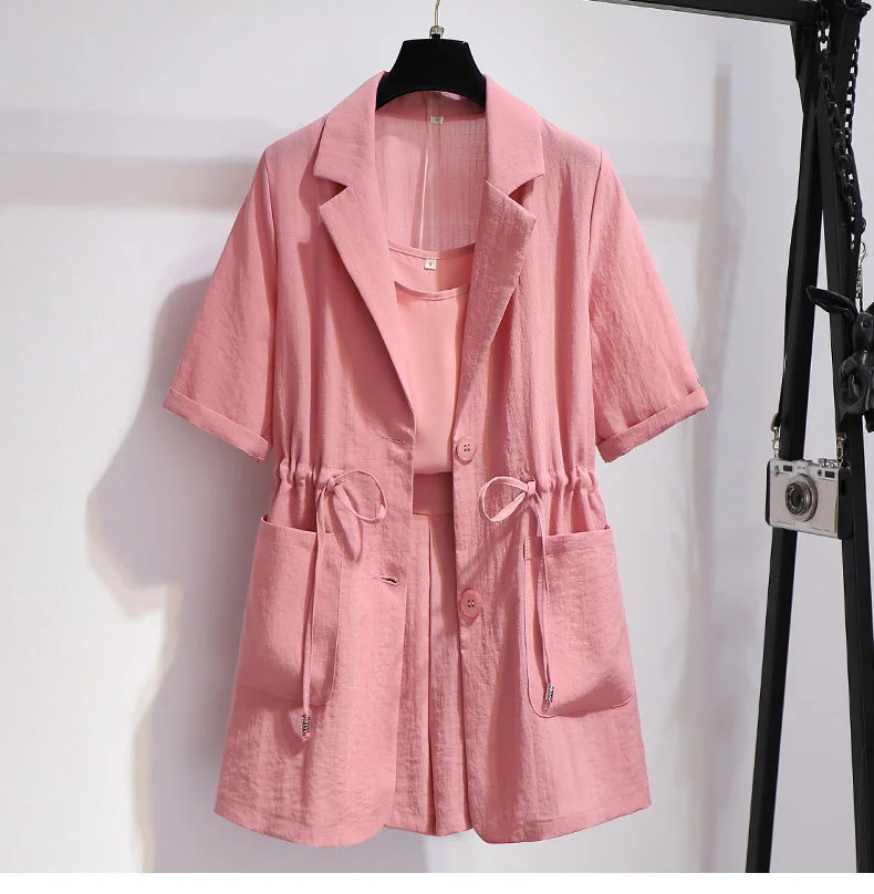 Plus Size Office Ladies Elegant 3 Pieces Set Women Summer Short Sleeve Notched V Neck Blazer+chiffon Vest+shorts Sets Lady Suits 
Plus Size Office Ladies Elegant 3 Pieces Set Women Summer Short Sleeve Notched V Neck Blazer+chiffon Vest+shorts Sets Lady Suits