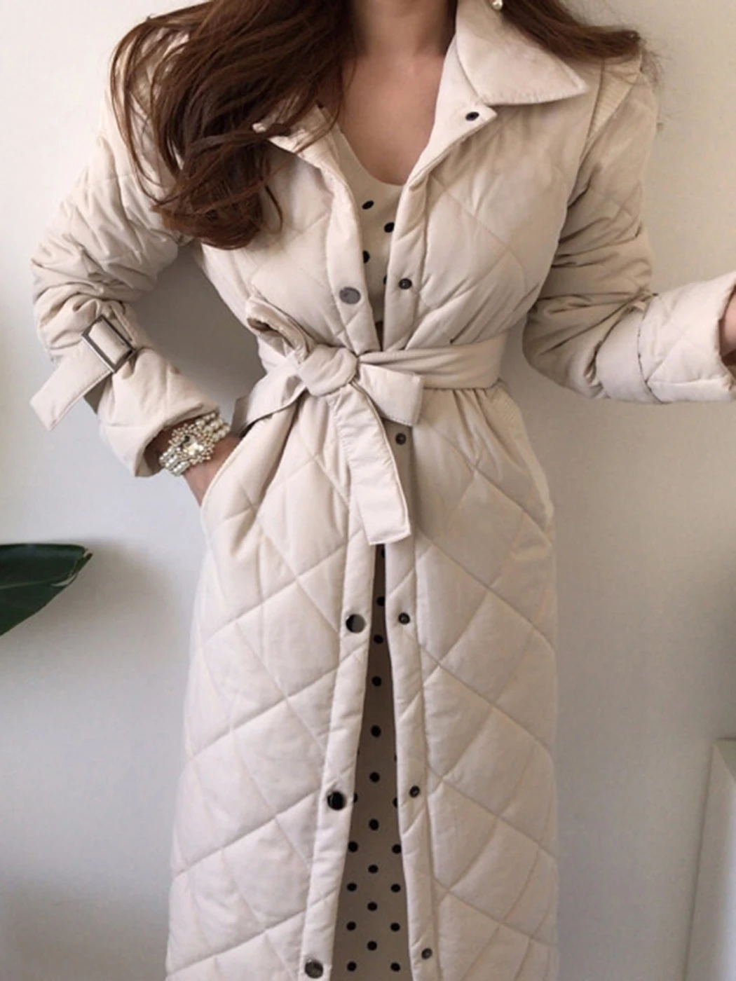 Fashion Solid Long Coat Parkas Women 2022 Winter Autumn Casual Belt Coat Single-breasted Chic Quiltetd Cotton Jacket Female
Fashion Solid Long Coat Parkas Women 2022 Winter Autumn Casual Belt Coat Single-breasted Chic Quiltetd Cotton Jacket Female