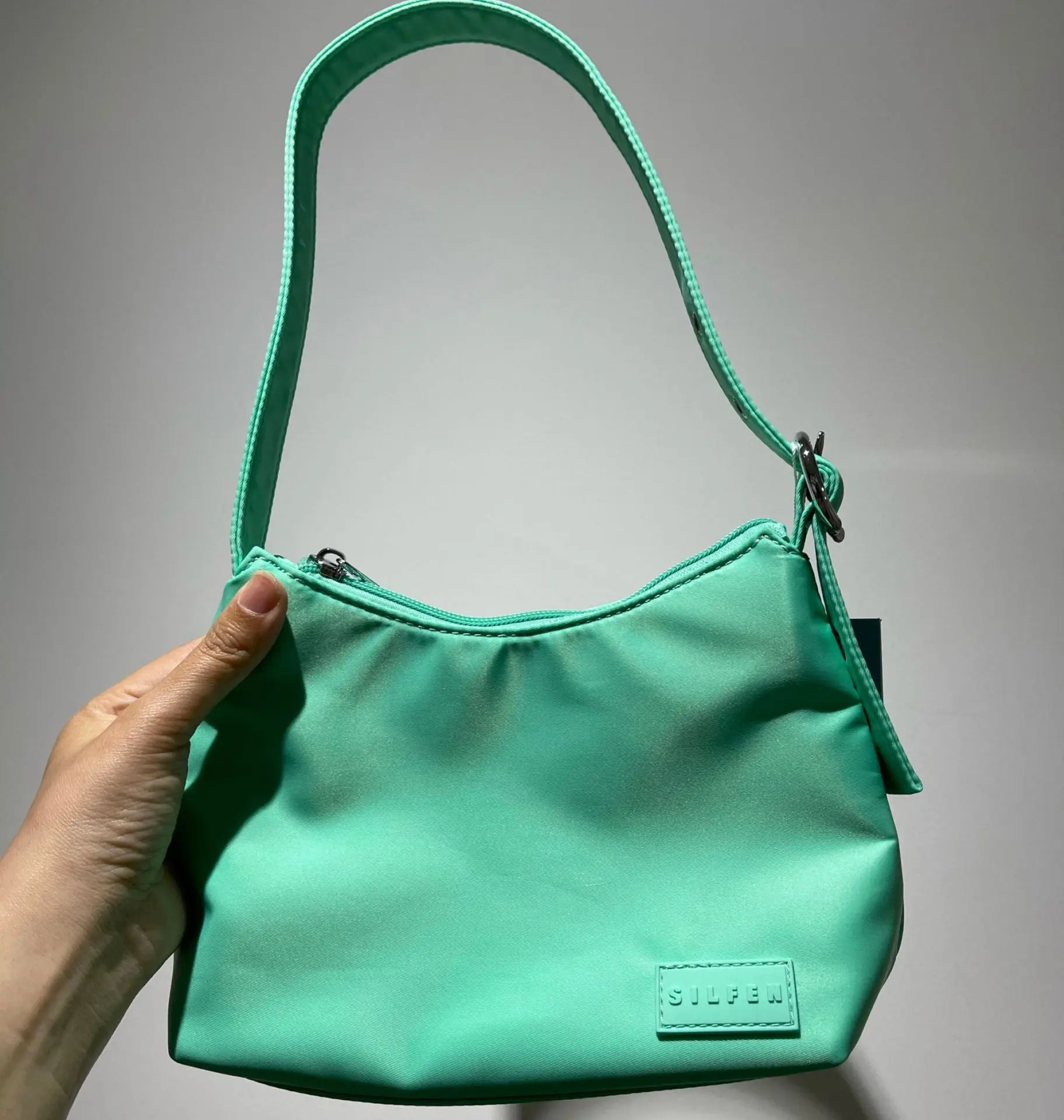 Pure Color Nylon Tote Bags for Women Shoulder Shopping Bag Simple Fabric Handbags Female Cute Totes Fashion Hobo Bolso Purse Sac
Pure Color Nylon Tote Bags for Women Shoulder Shopping Bag Simple Fabric Handbags Female Cute Totes Fashion Hobo Bolso Purse Sac