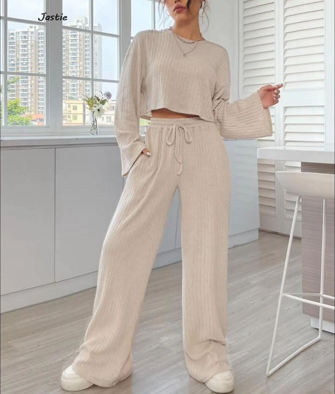 2023 Casual O Neck Pit Stripe Short Top + Drawstring Wide Leg Pant Set Autumn Knitted Long Flare Sleeve Pullover Woman Suit Home
2023 Casual O Neck Pit Stripe Short Top + Drawstring Wide Leg Pant Set Autumn Knitted Long Flare Sleeve Pullover Woman Suit Home