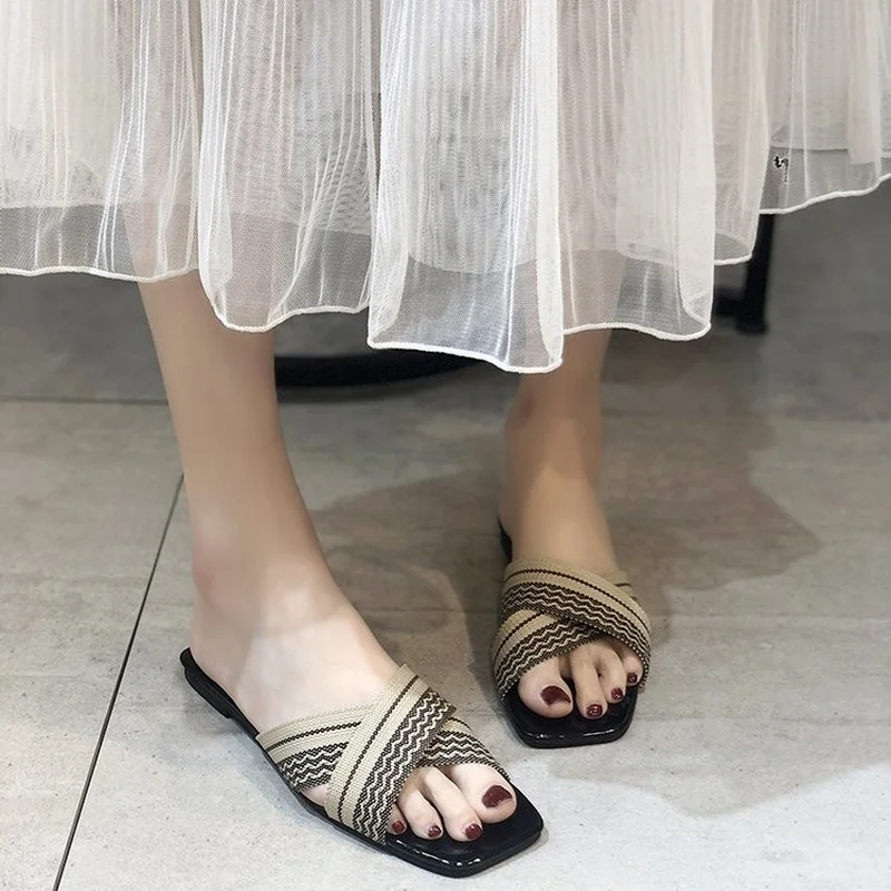 Женские нескользящие шлепанцы в полоску, удобные пляжные тапки на плоской подошве, размеры 43, лето 2022
Женские нескользящие шлепанцы в полоску, удобные пляжные тапки на плоской подошве, размеры 43, лето 2022