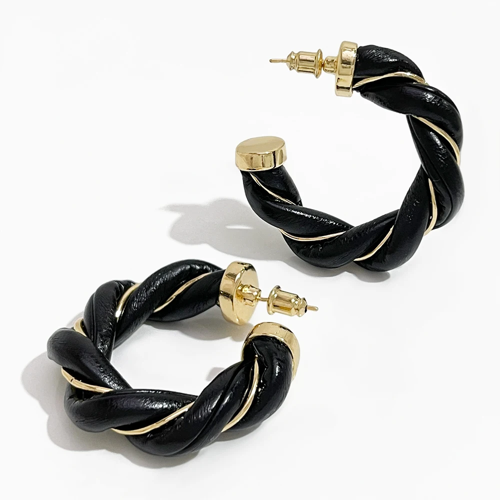 Peri'sBox White Black Chunky Leather Open Hoop Earrings Winter Big Statement Twisted Hoops Earrings For Woman Large Earrings
Peri'sBox White Black Chunky Leather Open Hoop Earrings Winter Big Statement Twisted Hoops Earrings For Woman Large Earrings