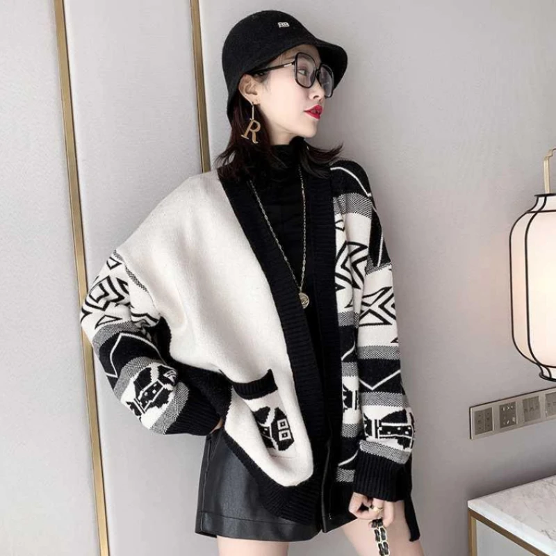 Loose Women Tops New Autumn Winter Women's Clothing Knitwear Mid-Length Casual Knitted Cardigan Sweater Y2k Clothes 510i
Loose Women Tops New Autumn Winter Women's Clothing Knitwear Mid-Length Casual Knitted Cardigan Sweater Y2k Clothes 510i
