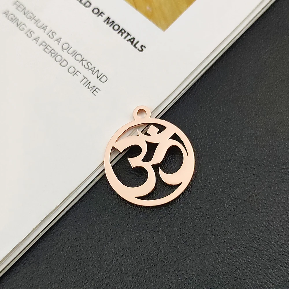 Trendy Style Stainless Steel Carving Sailor Moon Necklace Pendants Novelty Design Elegant Keychain Accessories for Women Gifts 
Trendy Style Stainless Steel Carving Sailor Moon Necklace Pendants Novelty Design Elegant Keychain Accessories for Women Gifts