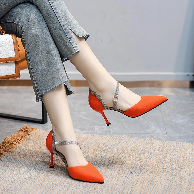 Ladies High Heels Net Red Shoes 2022 Spring and Summer Female Stiletto Word Buckle Versatile Hollow Single Work Shoes
Ladies High Heels Net Red Shoes 2022 Spring and Summer Female Stiletto Word Buckle Versatile Hollow Single Work Shoes