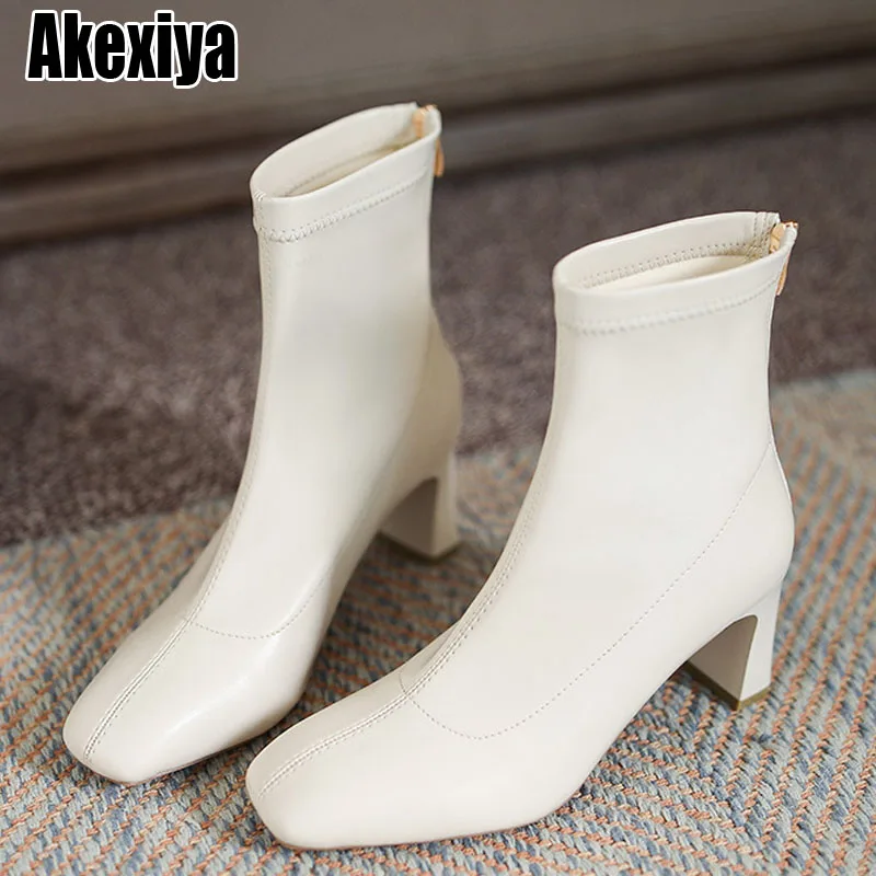 2022 New Women Ankle Boots Fashion Square Toe Back Zippers Ladies Elegant Short Boots Square High Heel Shoes Pumps BC5046
2022 New Women Ankle Boots Fashion Square Toe Back Zippers Ladies Elegant Short Boots Square High Heel Shoes Pumps BC5046