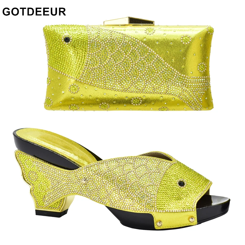 Latest Silver Color Italian Shoes with Matching Bags High Quality Nigerian Women Wedding Shoes Elegant Italian Shoes and Bag Set
Latest Silver Color Italian Shoes with Matching Bags High Quality Nigerian Women Wedding Shoes Elegant Italian Shoes and Bag Set