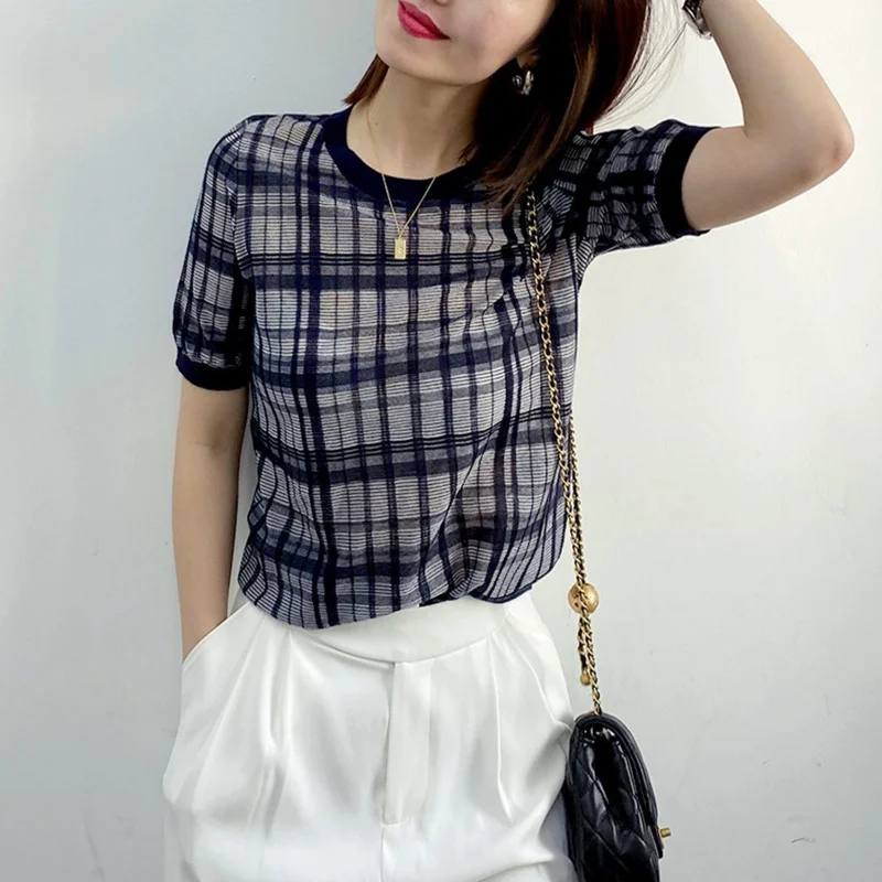 Summer Fashion Clothes Thin Ice Silk Knitted Plaid Casual O Neck Short Sleeve All-match Tops Women Simple Chic Loose Tee T-shirt
Summer Fashion Clothes Thin Ice Silk Knitted Plaid Casual O Neck Short Sleeve All-match Tops Women Simple Chic Loose Tee T-shirt