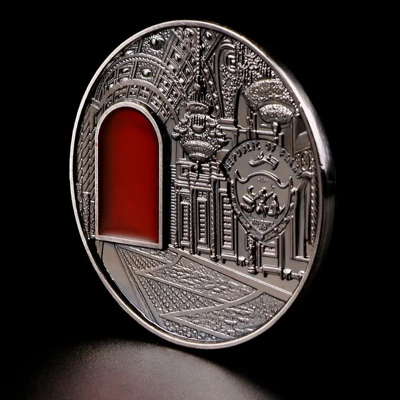 

FlowersLin Palau 2012 Mineral Art Award-winning Commemorative Coins Kremlin Antique Colored Medal Crafts
