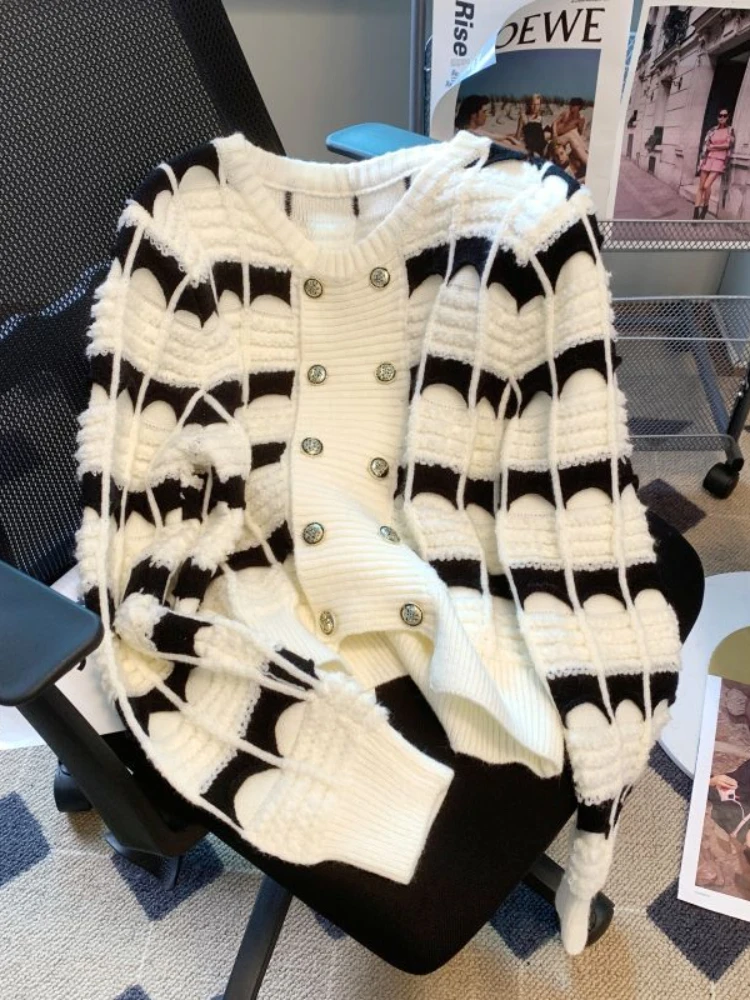 Fashion Women Sweaters 2023 Autumn Winter LOOSE Striped Tops Thickening Knitted Cardigan Temperament Coats American Vintage
Fashion Women Sweaters 2023 Autumn Winter LOOSE Striped Tops Thickening Knitted Cardigan Temperament Coats American Vintage