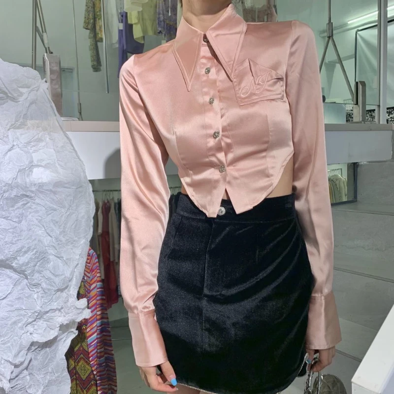 Chic Women Turn Down Collar Pink Satin Shirts Letters Embroidery Blouses High Waist Jumpers Long Sleeve Cardigan Tops Blusas
Chic Women Turn Down Collar Pink Satin Shirts Letters Embroidery Blouses High Waist Jumpers Long Sleeve Cardigan Tops Blusas