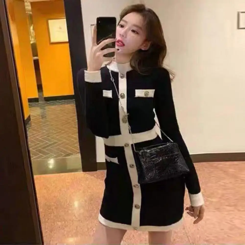 Трикотажное платье-карандаш с длинными рукавами и карманами
Трикотажное платье-карандаш с длинными рукавами и карманами