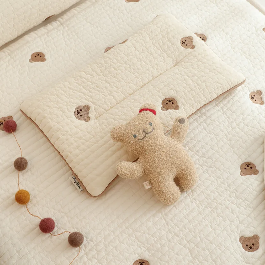 Korean Breathable Mesh Baby Pillow Bear Bunny Embroidery Cotton Newborn Pillows for Newborn Baby Infant Head Protector Baby Room
Korean Breathable Mesh Baby Pillow Bear Bunny Embroidery Cotton Newborn Pillows for Newborn Baby Infant Head Protector Baby Room
