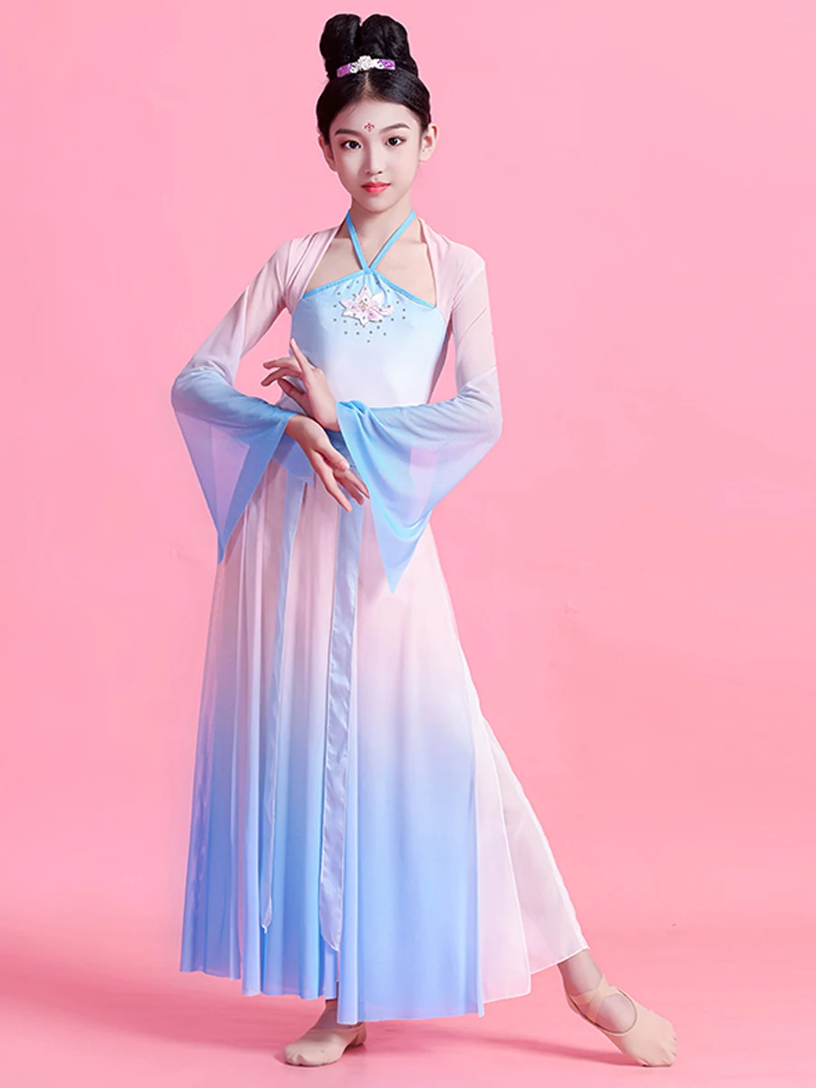Girls dance costumes elegant Chinese classical folk style gradually change color embroidery costumes training costumes
Girls dance costumes elegant Chinese classical folk style gradually change color embroidery costumes training costumes