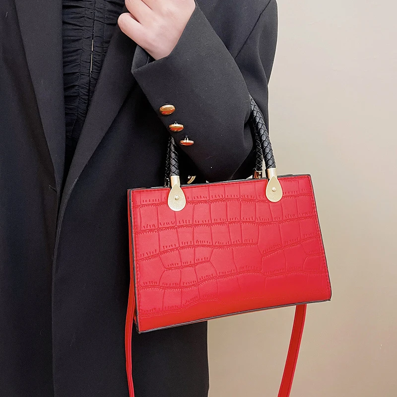 Популярный в этом году нишевой дизайн премиум подарок отпечаток пальца большая вместимость роскошная сумка через плечо
Популярный в этом году нишевой дизайн премиум подарок отпечаток пальца большая вместимость роскошная сумка через плечо