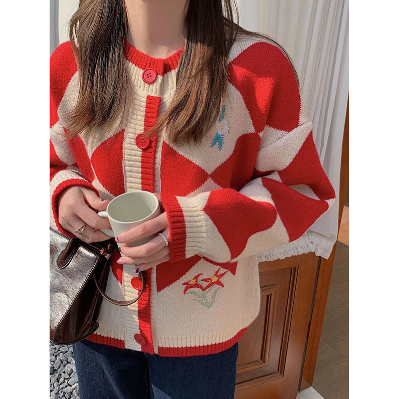 Red Cardigan Women O-Neck Full Sleeve Argyle Print Sweater Women 2022 Spring Autumn Korean Fashion Elegant Chic Knitwear
Red Cardigan Women O-Neck Full Sleeve Argyle Print Sweater Women 2022 Spring Autumn Korean Fashion Elegant Chic Knitwear