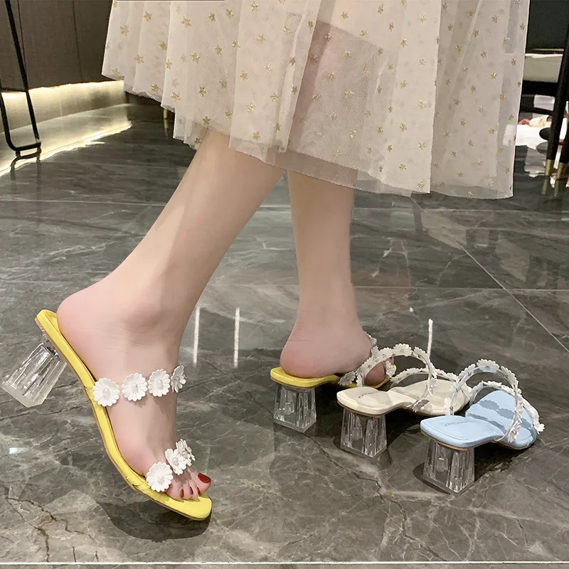 High-Heeled Sandals Summer The New 2021 Outside Chrysanthemum Fairy wind Modern Slippers Fashion Square Heel High (5cm-8cm)
High-Heeled Sandals Summer The New 2021 Outside Chrysanthemum Fairy wind Modern Slippers Fashion Square Heel High (5cm-8cm)