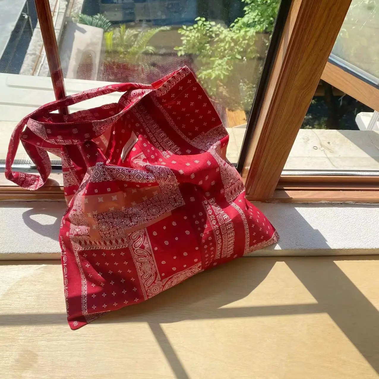 Корейская тонкая летняя Новинка 2023 красная Цветочная Сумочка Студенческая Ретро легкая модная сумка Цветочная Хлопковая Сумка-тоут для по...