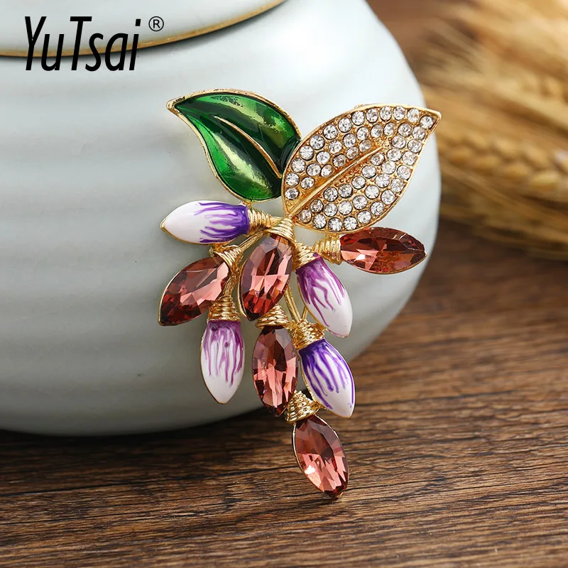 YUTSAI ashion Rhinestone Flower Brooch Elegant Alloy Lily of the Valley Corsage for Women Jewelry Gifts YT805
YUTSAI ashion Rhinestone Flower Brooch Elegant Alloy Lily of the Valley Corsage for Women Jewelry Gifts YT805
