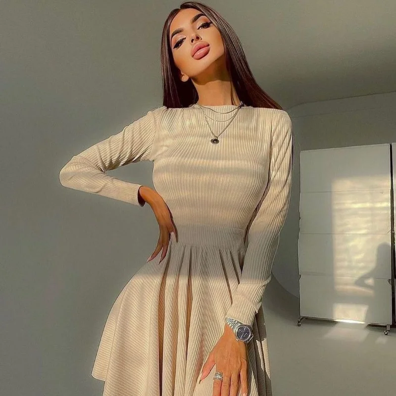 Solid Color Round Neck Back Hollow A-line Skirt Long-sleeve Sexy Dress Vintage Party Dress French Dress Women Autumn New Arrival
Solid Color Round Neck Back Hollow A-line Skirt Long-sleeve Sexy Dress Vintage Party Dress French Dress Women Autumn New Arrival