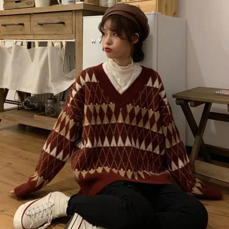 Vintage Argyle Sweater Women Autumn Winter Korean Version V-Neck Pullover Tops All-match Chic Long Sleeve Striped Jumper Sweater
Vintage Argyle Sweater Women Autumn Winter Korean Version V-Neck Pullover Tops All-match Chic Long Sleeve Striped Jumper Sweater