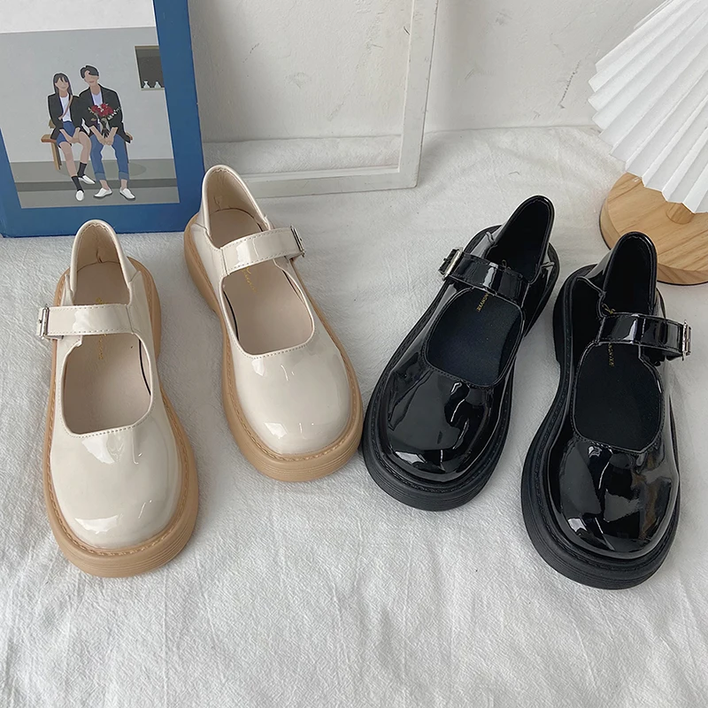 Туфли-лодочки женские на толстой подошве, с ремешком на щиколотке
Туфли-лодочки женские на толстой подошве, с ремешком на щиколотке