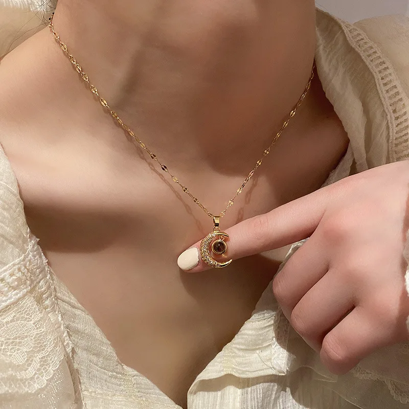 DEAR-LIFE New creative 100 languages 'I love you' full zirconium moon pendant necklace party accessory couple gift
DEAR-LIFE New creative 100 languages 'I love you' full zirconium moon pendant necklace party accessory couple gift
