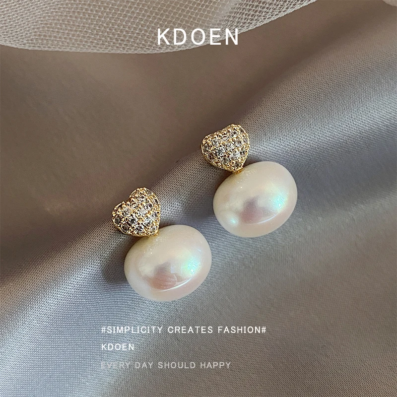 French Romantic Design Micro Inlaid Zircon Heart Shape Color Film Flat Pearl Earrings 2023 Fashion Jewelry Accessories for Women
French Romantic Design Micro Inlaid Zircon Heart Shape Color Film Flat Pearl Earrings 2023 Fashion Jewelry Accessories for Women