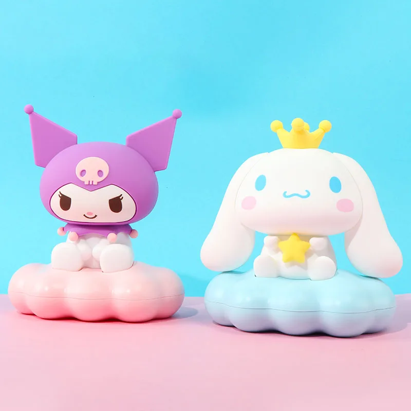 Новая Милая настольная лампа Sanrio Kuromi Cinnamoroll Маленькая ночная фотолампа для спальни мягкая фотозащита глаз Рождественский подарок для девочки
Новая Милая настольная лампа Sanrio Kuromi Cinnamoroll Маленькая ночная фотолампа для спальни мягкая фотозащита глаз Рождественский подарок для девочки