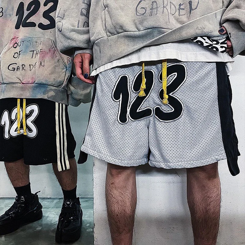 RRR123 высококачественные винтажные сетчатые женские баскетбольные шорты 1:1, повседневные бретельки из ткани с ярлыком внутри, мужская одежда
RRR123 высококачественные винтажные сетчатые женские баскетбольные шорты 1:1, повседневные бретельки из ткани с ярлыком внутри, мужская одежда