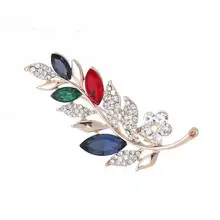 Korean Jewelry Fashion Delicate Leaf Rhinestone Brooch Flower Pin Versatile Clothing Accessories Brooches For Women Wholesale