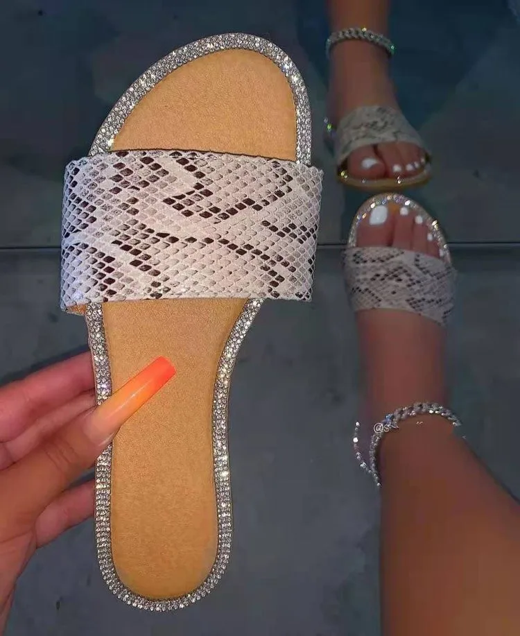 Women Sandals Summer Beach Slippers Fashion Flip Flops Sandals Women Shoes Beach Casual Ladies Plus Size Gladiator Sandalias
Women Sandals Summer Beach Slippers Fashion Flip Flops Sandals Women Shoes Beach Casual Ladies Plus Size Gladiator Sandalias