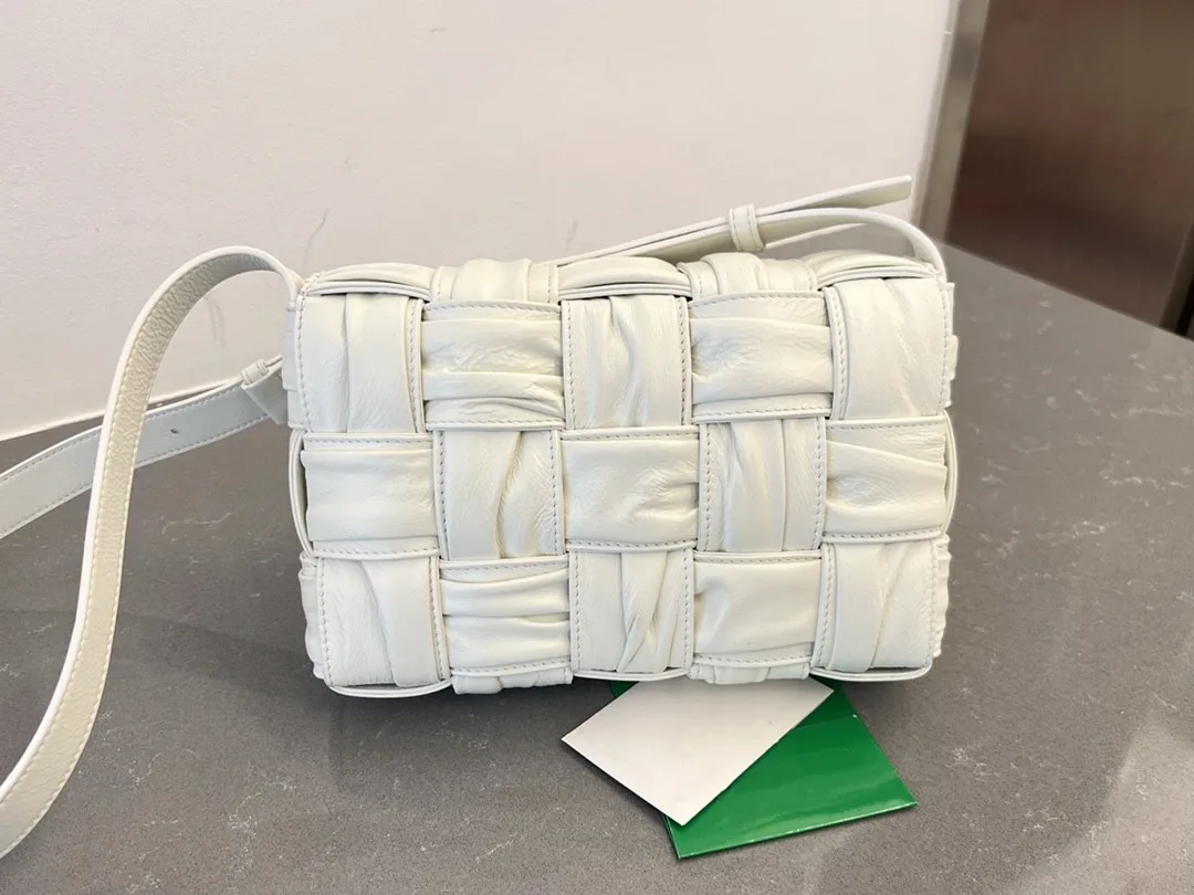 2023 Messenger Bag For Women White Genuine Leather Weave Shoulder Bag Luxury Brand Fashion Design Dress Ladies Crossbody Bags
2023 Messenger Bag For Women White Genuine Leather Weave Shoulder Bag Luxury Brand Fashion Design Dress Ladies Crossbody Bags