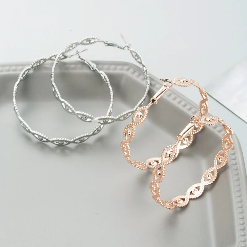 Evil Eye Flower Design Rose Gold Circle Hoop Earrings For Women Simple Statement Stainless Steel Metal Earring Bohemia Orecchini
Evil Eye Flower Design Rose Gold Circle Hoop Earrings For Women Simple Statement Stainless Steel Metal Earring Bohemia Orecchini