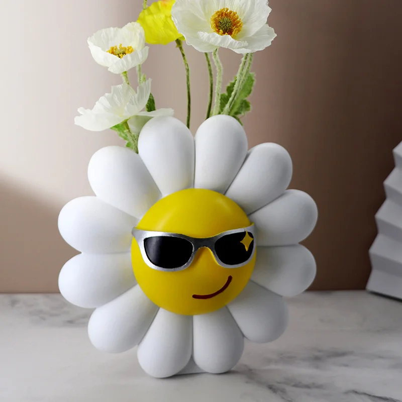Creative Resin Smile Sun Flower Pot Nordic Smile Face Vase Modern Planter Ornaments Living Room Decoration
Creative Resin Smile Sun Flower Pot Nordic Smile Face Vase Modern Planter Ornaments Living Room Decoration