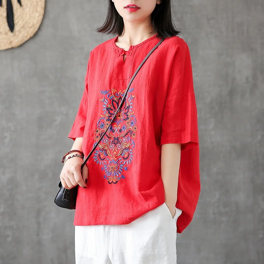 Retro Embroidery Chinese Collar Top V-neck Cotton Linen T-shirt Loose Summer 2022 New Plus Size Chinese Blouse Women
Retro Embroidery Chinese Collar Top V-neck Cotton Linen T-shirt Loose Summer 2022 New Plus Size Chinese Blouse Women