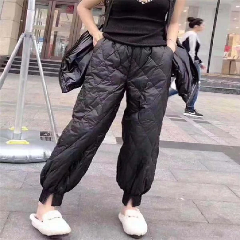 Women's Loose Cotton Trousers Autumn Winter 2022 Casual Solid Color Pants Fleece High-Waisted Straight-leg Pants For Women
Women's Loose Cotton Trousers Autumn Winter 2022 Casual Solid Color Pants Fleece High-Waisted Straight-leg Pants For Women
