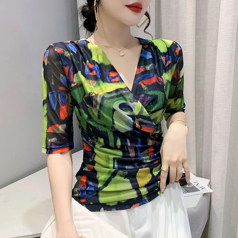 Summer European Clothes Mesh T-Shirt Chic Sexy V-Neck Draped Print Graffiti Half Sleeve Women's Tops All Match New Tees 9426 
Summer European Clothes Mesh T-Shirt Chic Sexy V-Neck Draped Print Graffiti Half Sleeve Women's Tops All Match New Tees 9426