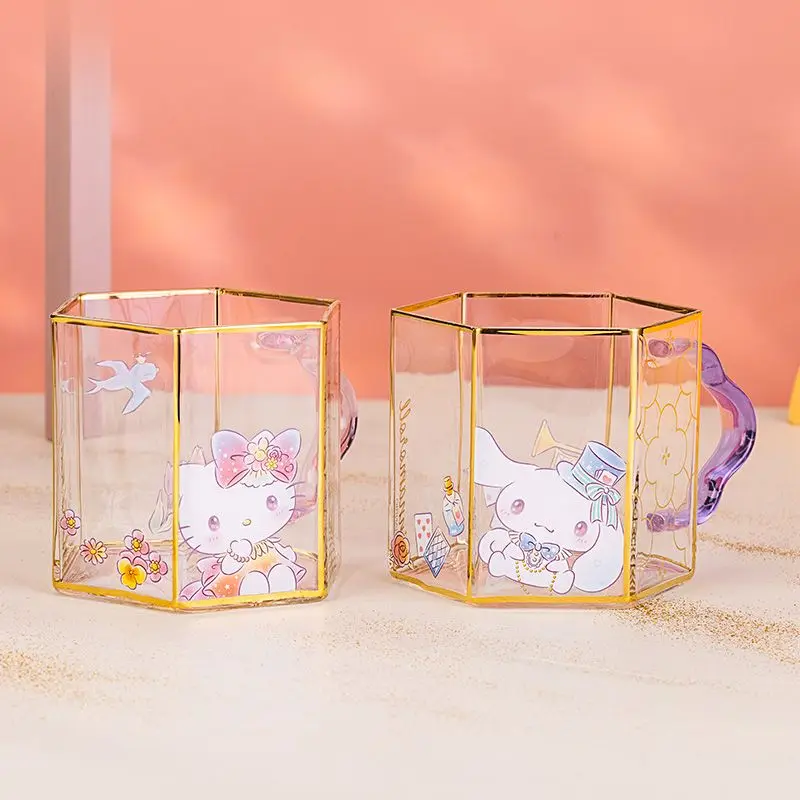 Sanrio, Hello Kitty мультяшная чашка для воды, Золотая стеклянная чашка премиум-класса, чашка для воды, шестигранная специальная чашка для чая, рождественский подарок
Sanrio, Hello Kitty мультяшная чашка для воды, Золотая стеклянная чашка премиум-класса, чашка для воды, шестигранная специальная чашка для чая, рождественский подарок