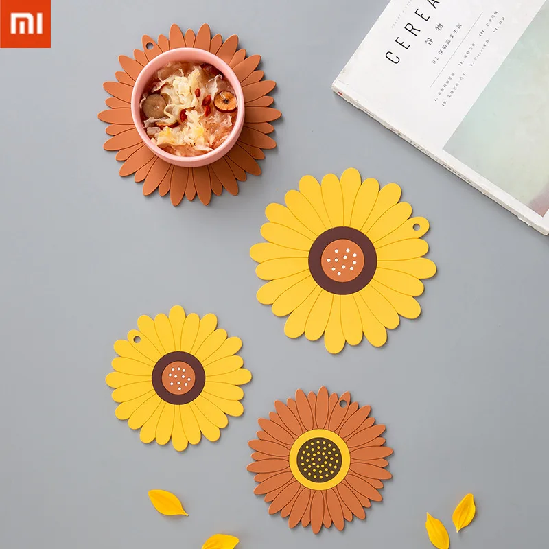 Xiaomi Heat Insulation Pad Coaster Soft Pvc Placemat Anti-scalding High Temperature Flower Shape Tableware Kitchen Accessories
Xiaomi Heat Insulation Pad Coaster Soft Pvc Placemat Anti-scalding High Temperature Flower Shape Tableware Kitchen Accessories