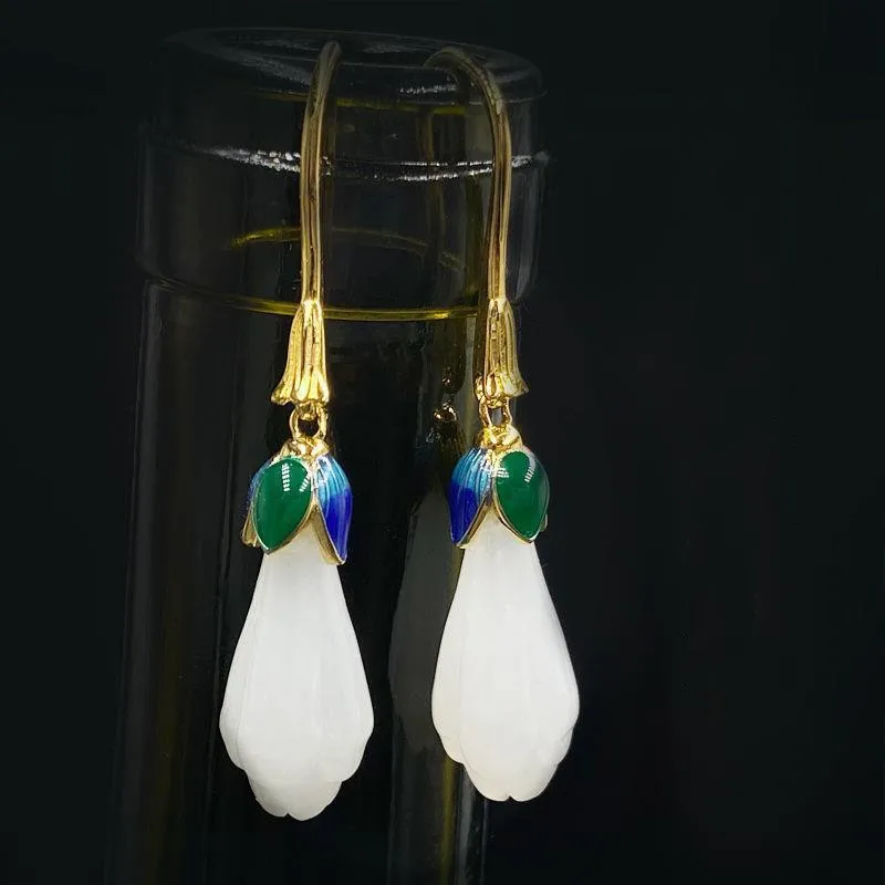 Noble Palace Style Earrings Gold Inlay and Tianyuyulan Flower Earrings Cloisonné Temperament Jewelry Temperament Gift for Elders
Noble Palace Style Earrings Gold Inlay and Tianyuyulan Flower Earrings Cloisonné Temperament Jewelry Temperament Gift for Elders