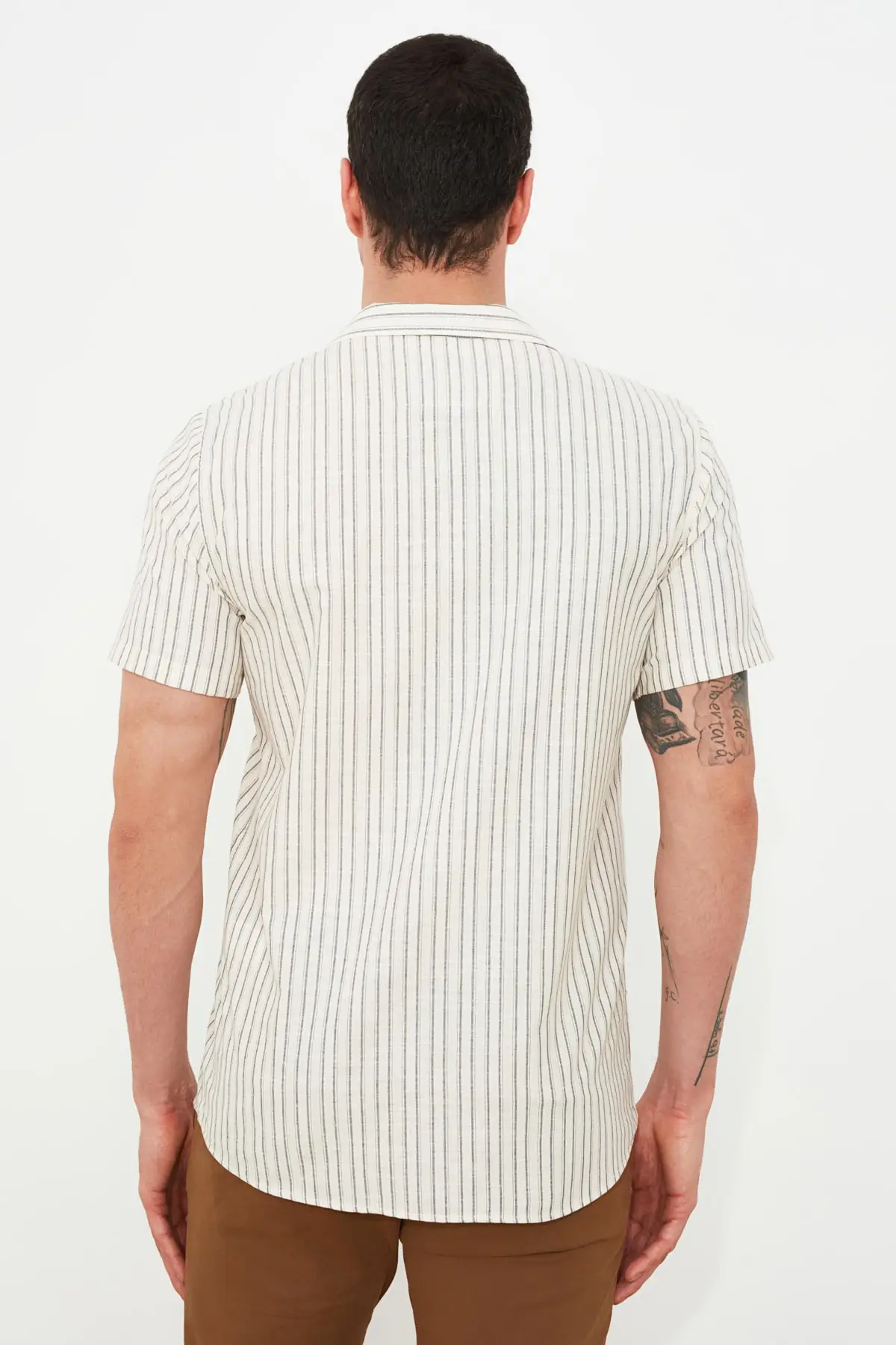 Trendyol Male Regular Fit Apa Collar Short-Sleeve Shirt TMNSS21GO0770 
Trendyol Male Regular Fit Apa Collar Short-Sleeve Shirt TMNSS21GO0770